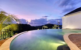 Kelingking Parama Resort